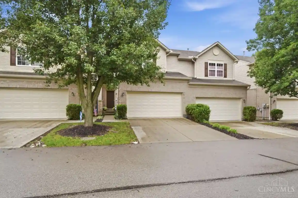Listing Photo 1 - Condo for sale in 3751 Thorngate Dr located at 3751 Thorngate Dr, Mason, OH 45040 - Unit 3751 Thorngate Dr
