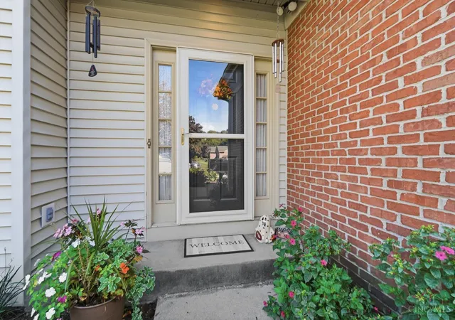 Photo 2 of Single family home for sale at 9324 Hickory Hl Ct, Deerfield Twp., OH 45140 | MLS# 1896859 | Listing updated on 2026-10-30