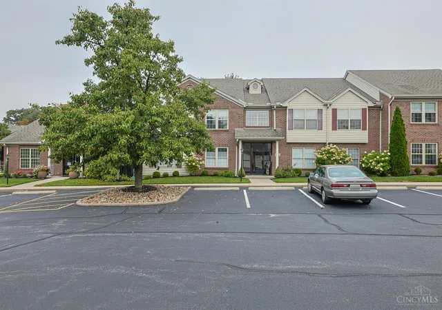 Photo 1 of Condo for sale at 172 Palisades Pointe #1, Cincinnati, OH 45238 | MLS# 1897321 | Listing updated on 2026-10-30