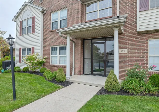 Listing Photo 1 - Condo for sale in building located at 172 Palisades Pointe, Cincinnati, OH 45238 - Unit #1