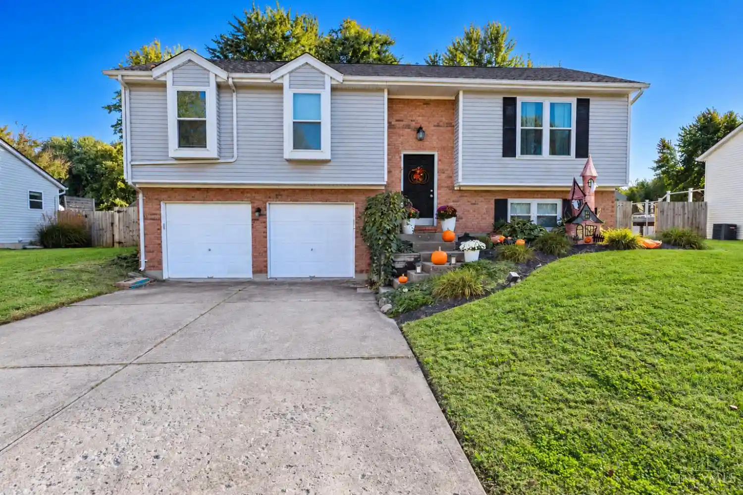 Photo 1 of Sale Pending at 687 Mockingbird Ln, Union Twp, OH 45244 | MLS# 1897512 | Listing updated on 2026-10-18
