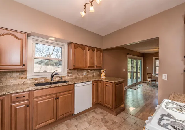 Photo 4 of Single family home for sale at 503 Mcalpin Ave, Cincinnati, OH 45220 | MLS# 1897529 | Listing updated on 2026-10-29