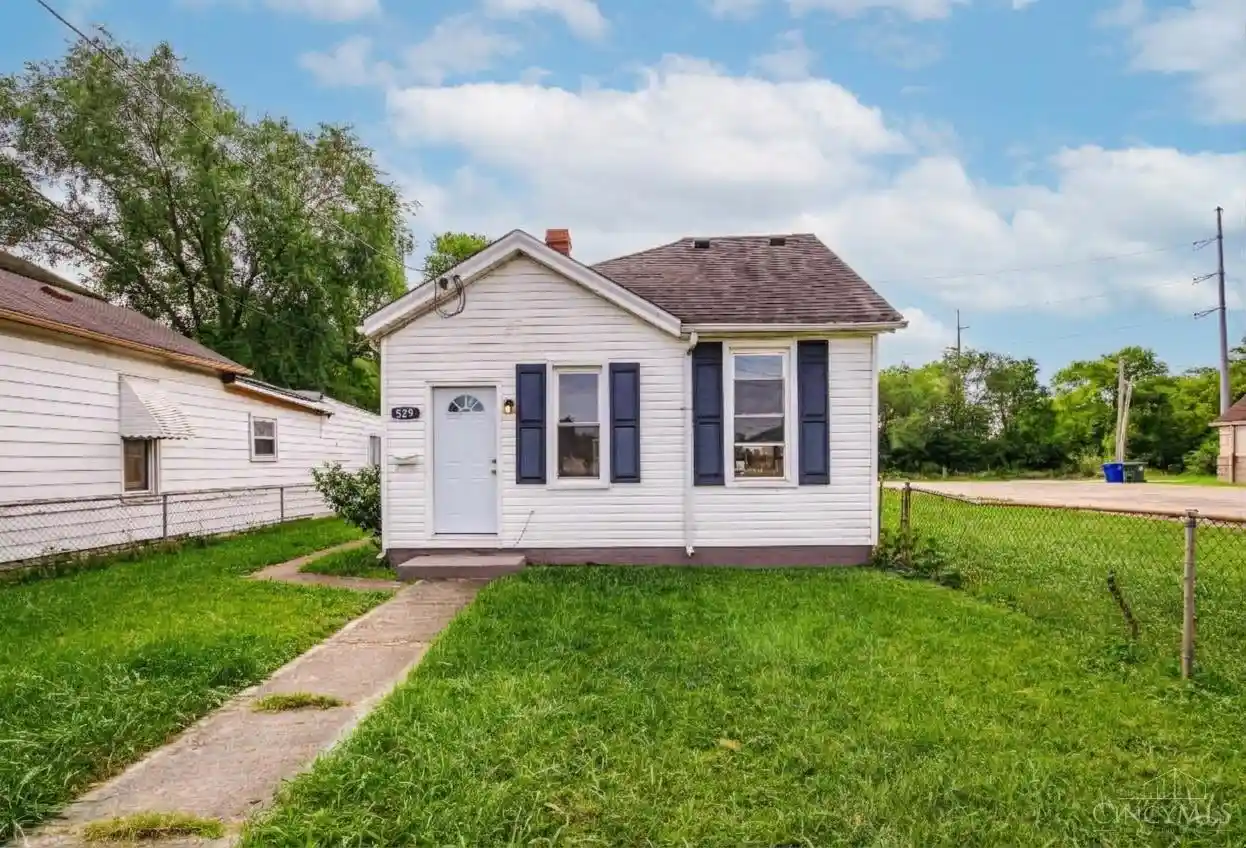 Photo 1 of Single family home for sale at 529 Knightsbridge Dr, Hamilton, OH 45011 | MLS# 1897516 | Listing updated on 2026-10-16