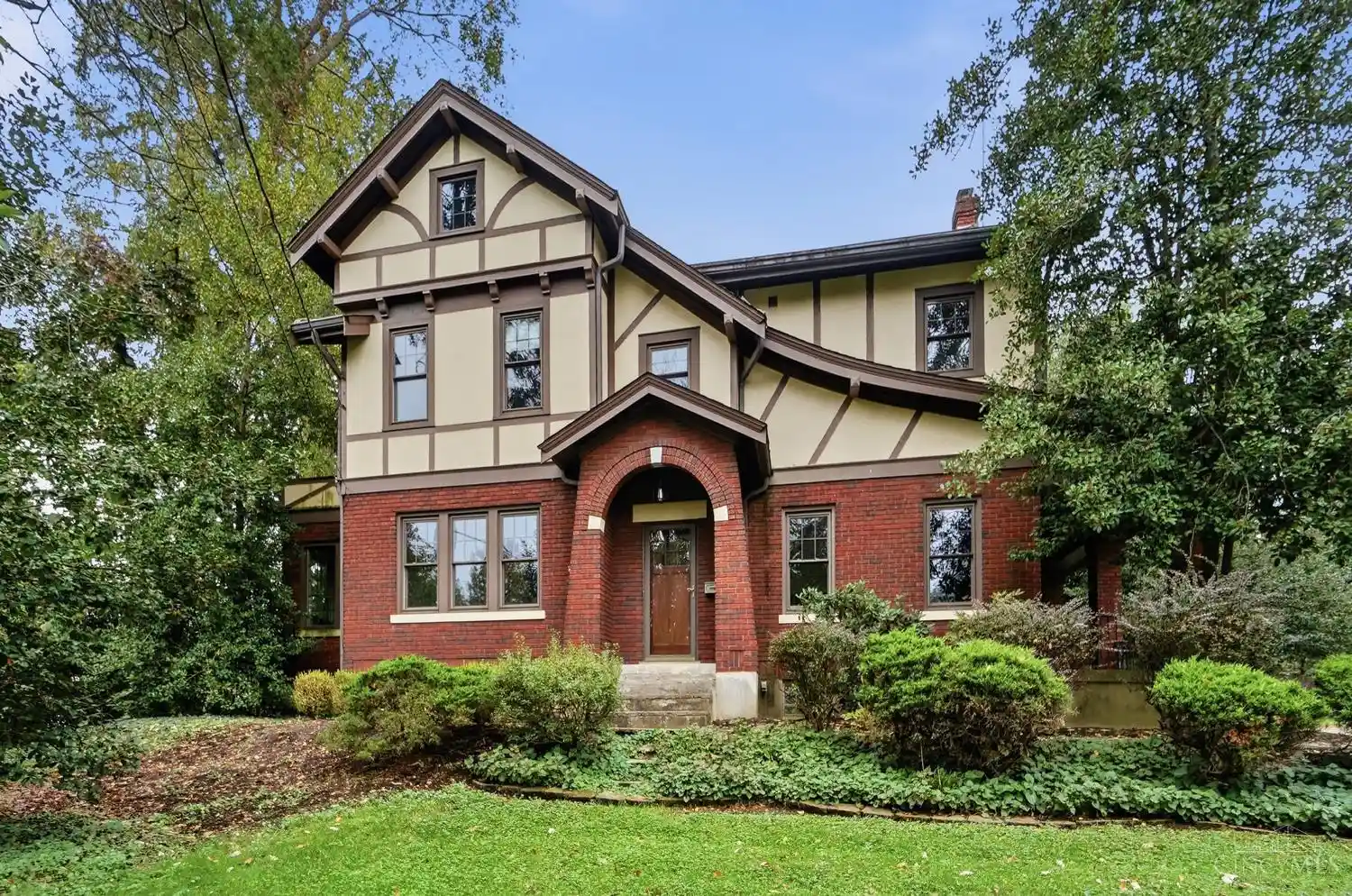 Single family home for sale at 6105 Robison Rd, Cincinnati, OH 45213 | MLS# 1897484