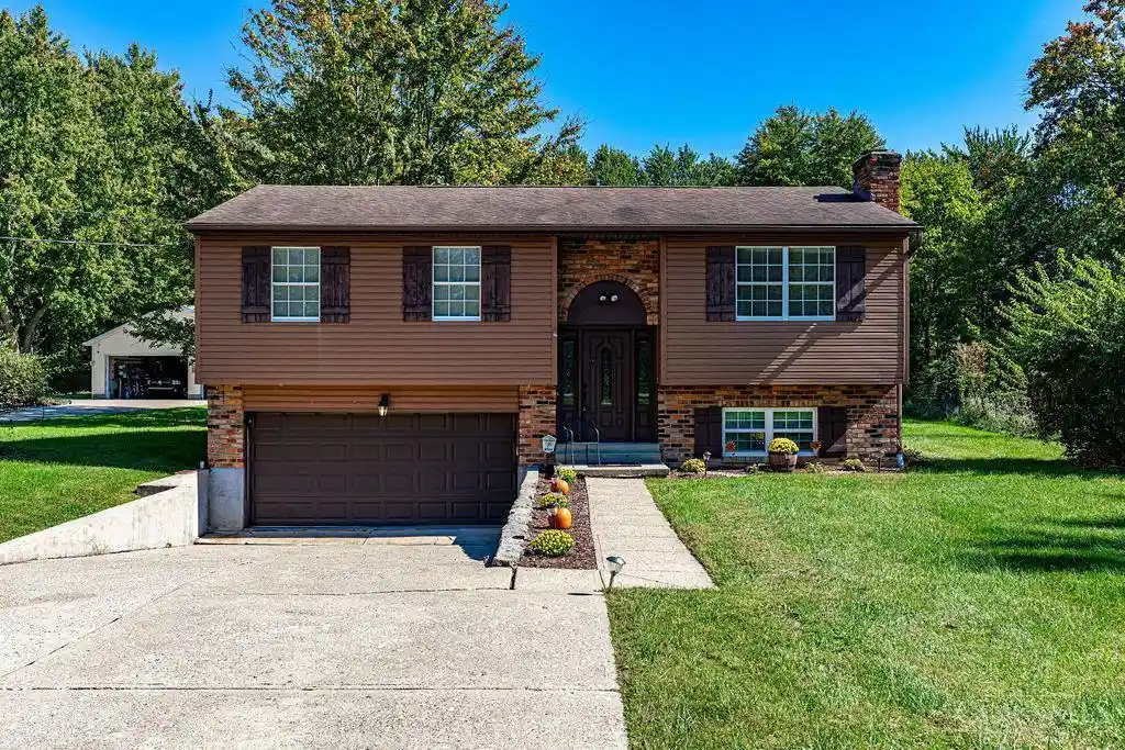 Photo 1 of Single family home for sale at 6172 Winding Way Dr, Maineville, OH 45039 | MLS# 1897607 | Listing updated on 2026-10-28