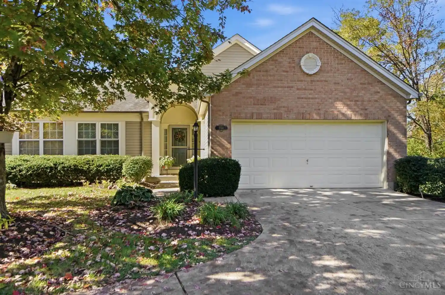 Single family home for sale at 958 Raintree Ln, Hamilton Twp, OH 45039 | MLS# 1897608