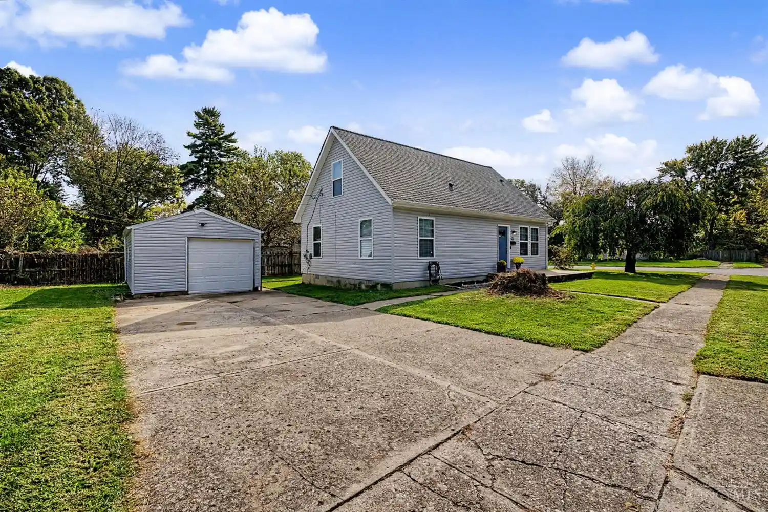 Photo 1 of Sale Pending at 82 Cherokee Dr, Hamilton, OH 45013 | MLS# 1897533 | Listing updated on 2026-10-20