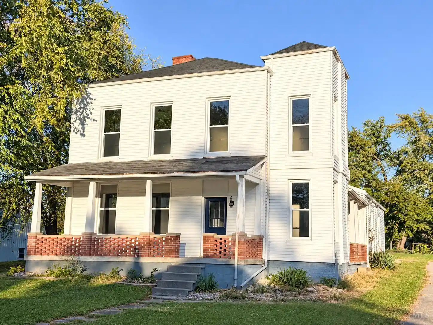 Single family home for sale at 212 Sycamore St S, Lynchburg, OH 45142 | MLS# 1897751