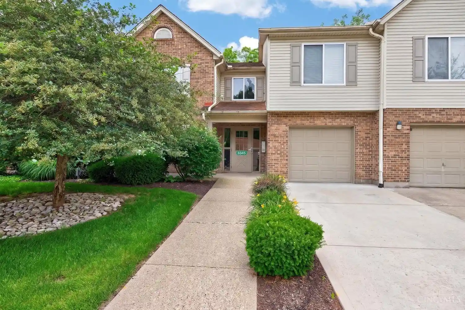 Listing Photo 1 - Condo for sale in 3345 Lindsay Ln located at 3345 Lindsay Ln, Cincinnati, OH 45251 - Unit #62