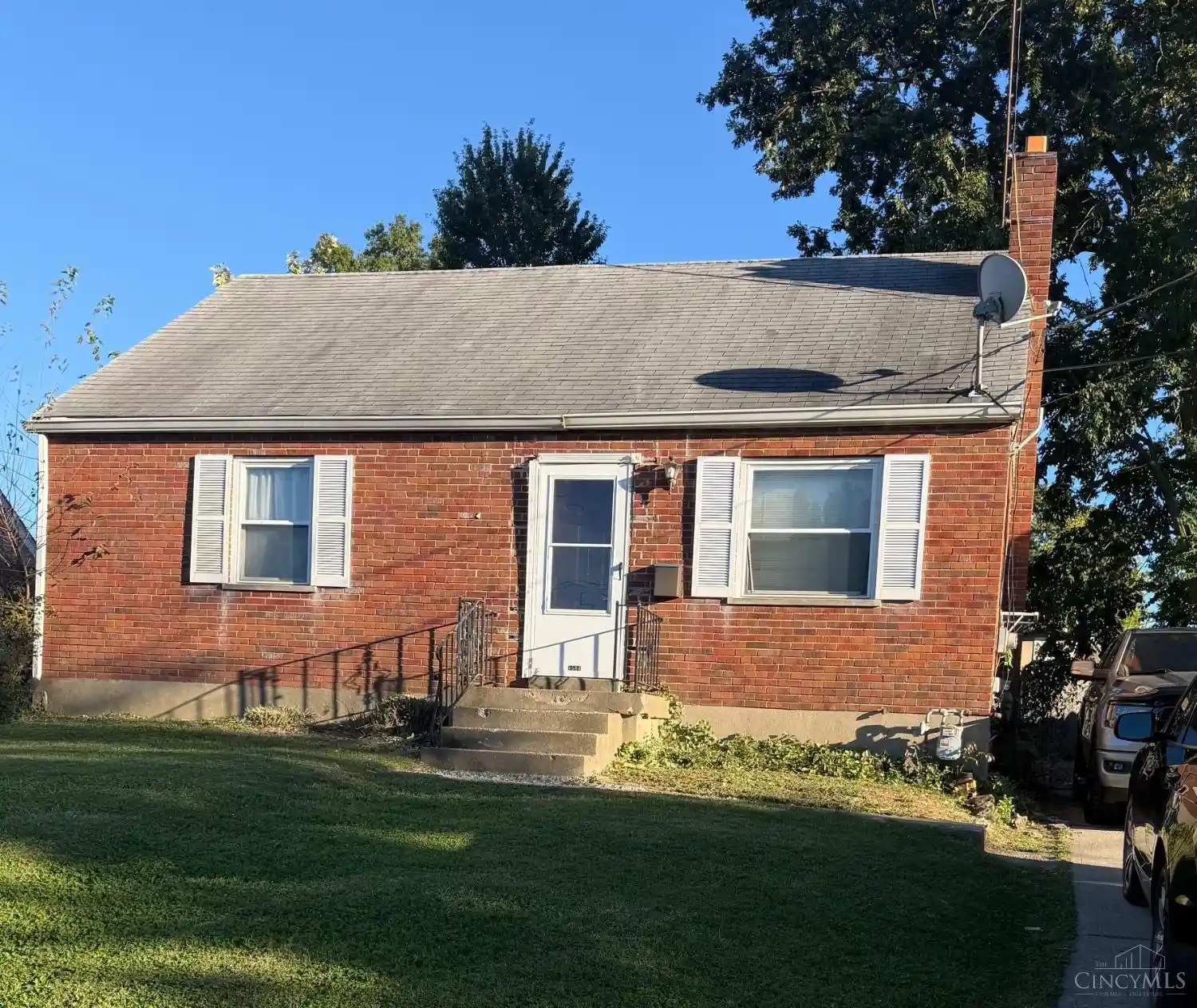 Photo 1 of Sale Pending at 8504 Darnell Ave, Sycamore Twp, OH 45236 | MLS# 1898306 | Listing updated on 2026-10-24