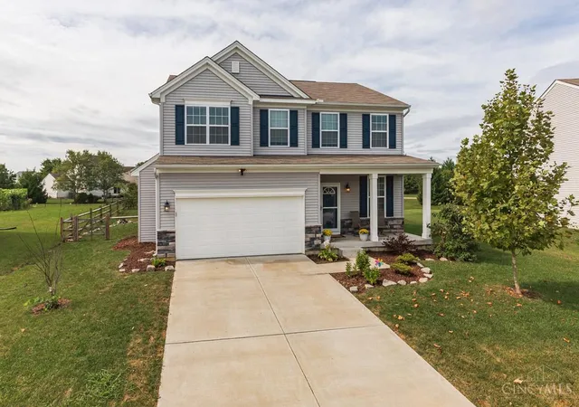 Single family home for sale at 1613 Kilbarron Dr, Maineville, OH 45152 | MLS# 1898406