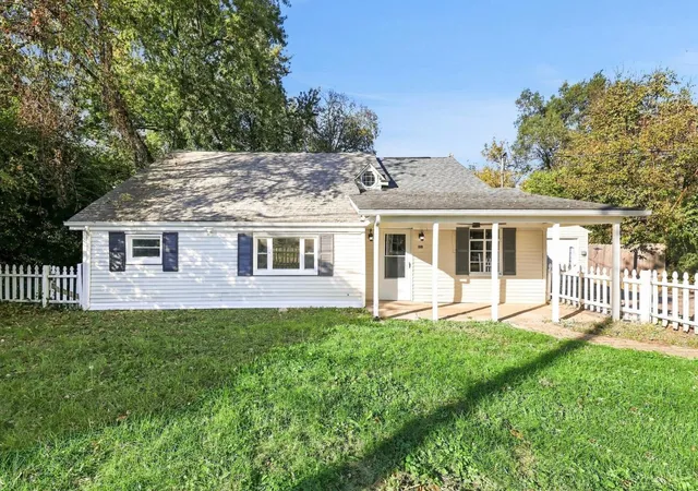 Photo 1 of Single family home for sale at 1207 W Spring Valley Pike, Washington Twp, OH 45458 | MLS# 1898526 | Listing updated on 2026-10-30