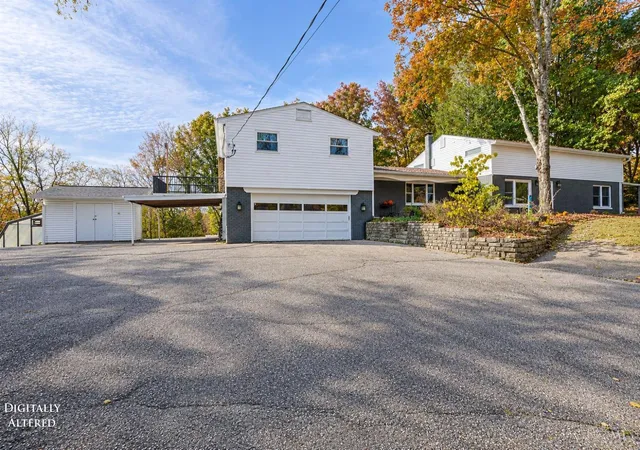 Photo 1 of Single family home for sale at 6159 Branch Hl Miamiville Rd, Loveland, OH 45140 | MLS# 1898575 | Listing updated on 2026-10-30
