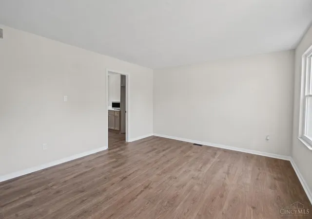 Photo 4 of Single family home for sale at 6086 Deer Run Rd, Liberty Twp, OH 45044 | MLS# 1898865 | Listing updated on 2026-10-30