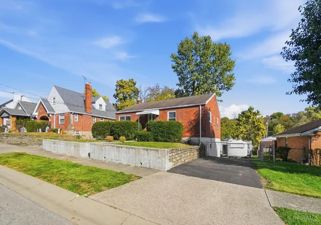 Photo 2 of Single family home for sale at 3990 Warren Ave, Fairfax, OH 45227 | MLS# 1898756 | Listing updated on 2026-10-30