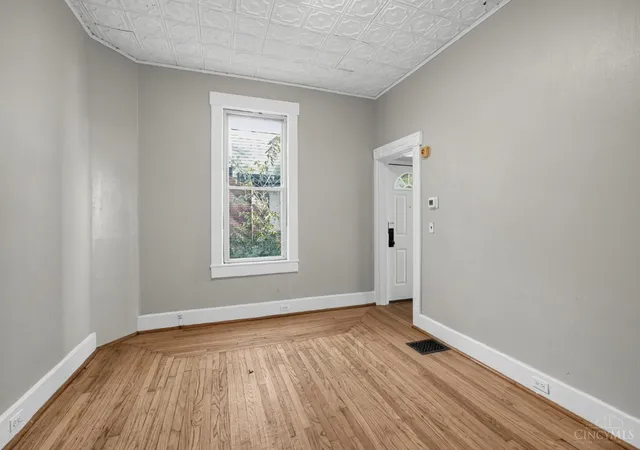 Photo 4 of Single family home for sale at 1323 Ryland Ave, Cincinnati, OH 45237 | MLS# 1897962 | Listing updated on 2026-10-30