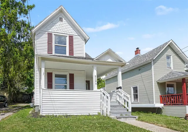 Photo 3 of Sale Pending at 2120 S Burdick St, Kalamazoo, MI 49001 | MLS# 70547724 | Listing updated on 2026-09-01