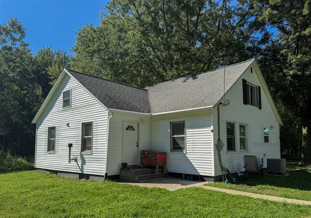 1st image of 2661 E Empire Ave, Benton Harbor, MI 49022 | MLS# 70553070