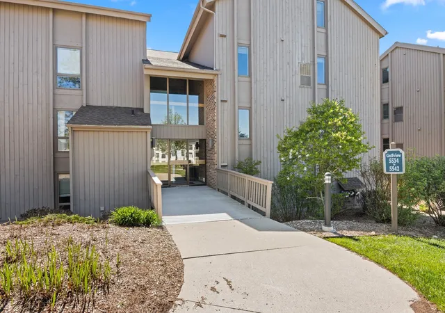 Homes for sale in Williamsburg, MI | 5542 Golfview Ct #27, Williamsburg, MI 49690 | MLS# 80068601