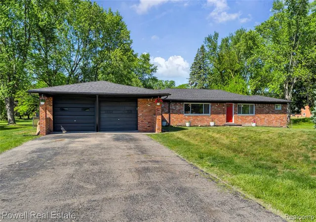 Photo 2 of Single family home for sale at 24139 Philip Dr, Southfield, MI 48075 7721 | MLS# 60999410 | Listing updated on 2026-09-12