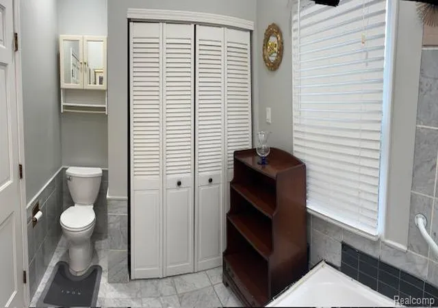 4th image of 89 Muir Rd, Grosse Pointe, MI 48236 3616 | MLS# 61024194