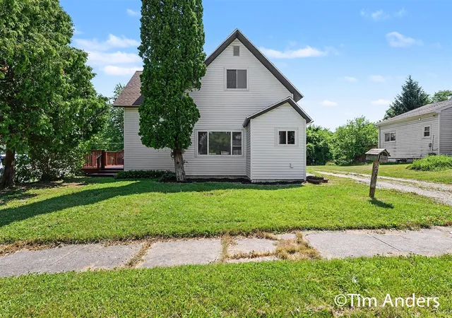 Homes for sale in Saint Louis, MI | 307 S East St, Saint Louis, MI 48880 | MLS# 70544230
