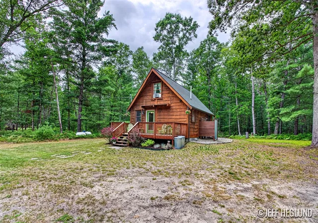 2nd image of 12072 S Star Lake Dr, Baldwin, MI 49304 | MLS# 70552164