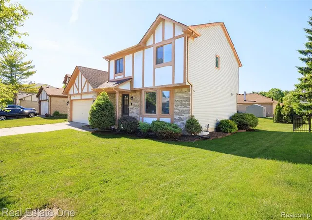 Homes for sale in Troy, MI | 2202 Prescott Dr, Troy, MI 48083 | MLS# 60997511