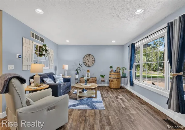Photo 4 of Single family home for sale at 28817 Cedarama Dr, Marcellus, MI 49067 9772 | MLS# 61024459 | Listing updated on 2026-09-15