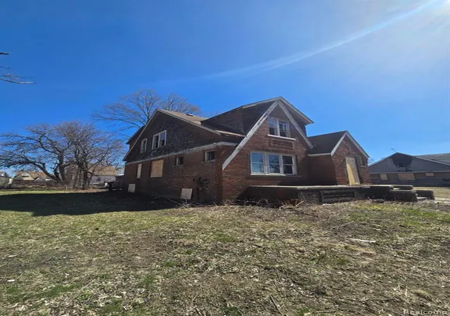 1st image of 15724 Lesure St, Detroit, MI 48227 | MLS# 60984235