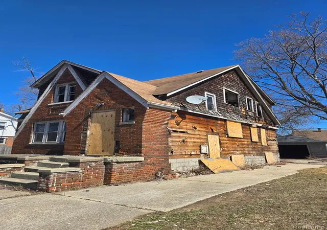 2nd image of 15724 Lesure St, Detroit, MI 48227 | MLS# 60984235