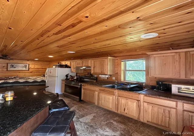 Photo 2 of Single family home for sale at 579 Ben Nichols Rd, Florence T Wi, WI 54121 | MLS# 50216703 | Listing updated on 2026-09-11