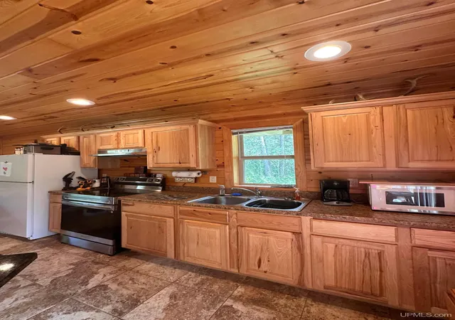 Photo 2 of Single family home for sale at 579 Ben Nichols Rd, Florence T Wi, WI 54121 | MLS# 50216703 | Listing updated on 2026-09-11