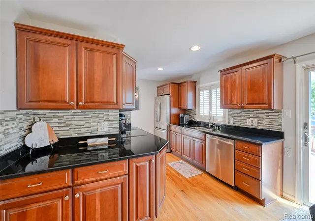 Photo 3 of Single family home for sale at 924 Allen Dr, Northville, MI 48167 1114 | MLS# 61024601 | Listing updated on 2026-09-16