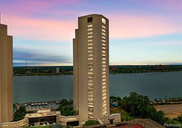 2nd image of 1001 W Jefferson Ave #9A, Detroit, MI 48226 4508 | MLS# 61004570