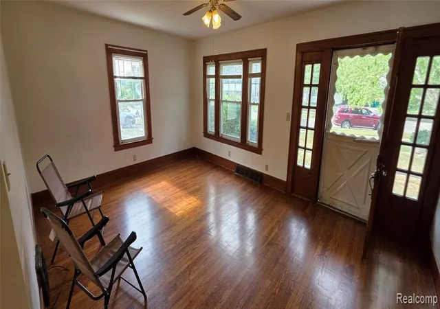 Photo 2 of Single family home for sale at 724 Alexandrine Ave, Mount Morris, MI 48458 1731 | MLS# 61013501 | Listing updated on 2026-10-15