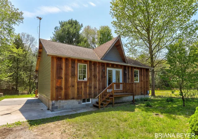 1st image of 6550 102nd Ave, South Haven, MI 49090 | MLS# 70530596