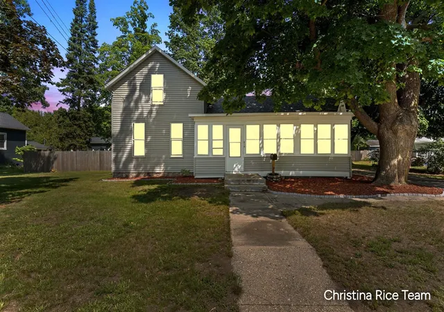 2nd image of 412 W Montcalm St, Greenville, MI 48838 | MLS# 70553863
