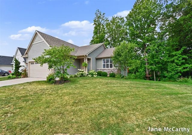 Homes for sale in Caledonia, MI | 6523 Cherry Mead Ct, Caledonia, MI 49316 | MLS# 70544431