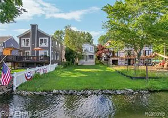 Homes for sale in White Lake, MI | 9047 Gale Rd, White Lake, MI 48386 | MLS# 61009041