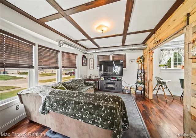 Photo 5 of Sale Pending at 416 E George Ave, Hazel Park, MI 48030 | MLS# 61022792 | Listing updated on 2026-09-03