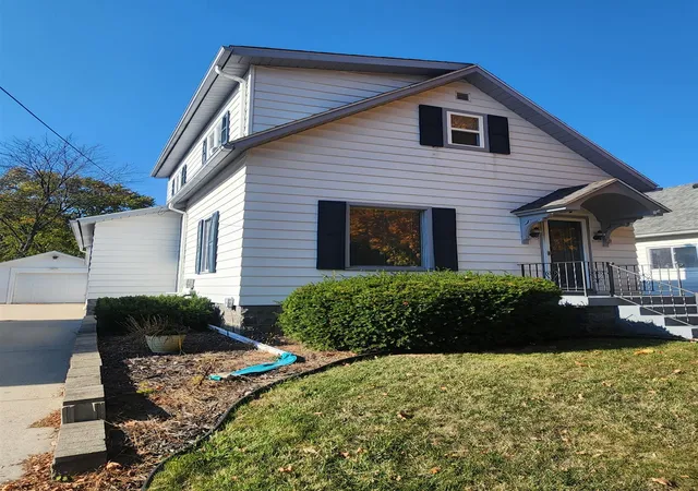 Photo 1 of Single family home for sale at 407 N Mountain St, Bay City, MI 48706 | MLS# 50226351 | Listing updated on 2026-10-30