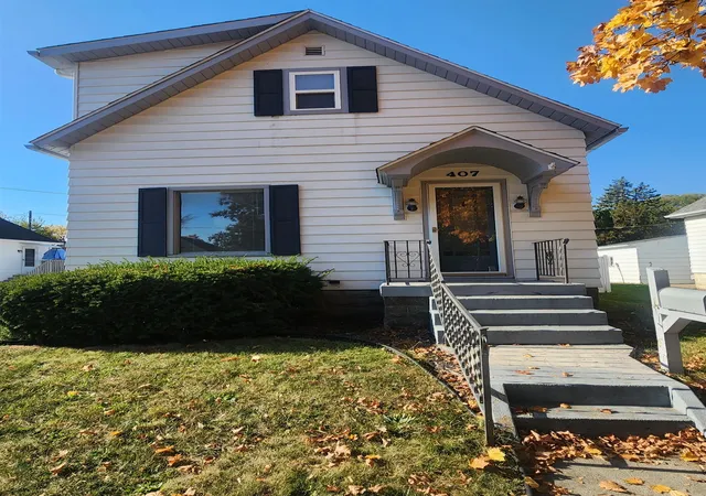 Photo 2 of Single family home for sale at 407 N Mountain St, Bay City, MI 48706 | MLS# 50226351 | Listing updated on 2026-10-30