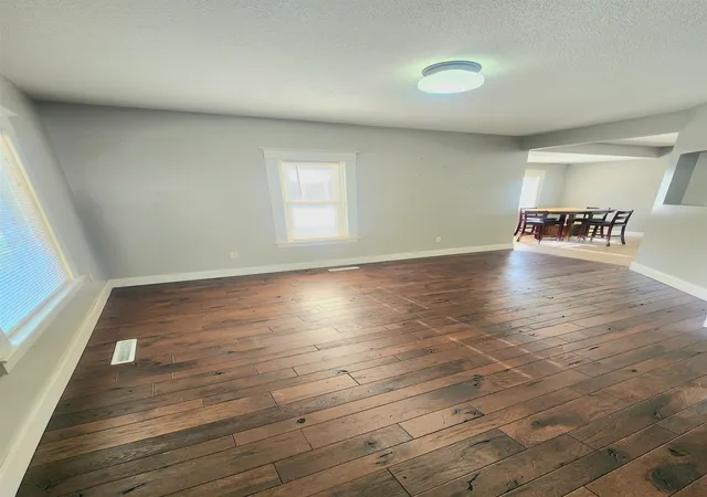 Photo 3 of Single family home for sale at 407 N Mountain St, Bay City, MI 48706 | MLS# 50226351 | Listing updated on 2026-10-30