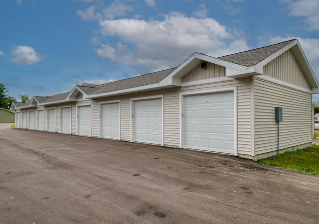 Photo 2 of Condo for sale at 1502 Simsbury St, Traverse City, MI 49686 | MLS# 80064847 | Listing updated on 2026-09-09