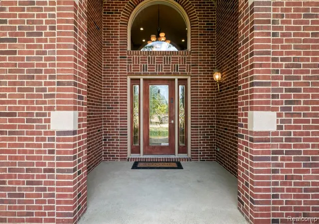 Photo 3 of Single family home for sale at 52018 Loon Ct, Shelby Township, MI 48315 | MLS# 61019989 | Listing updated on 2026-09-06