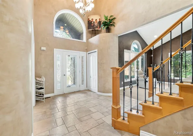 Photo 5 of Single family home for sale at 52018 Loon Ct, Shelby Township, MI 48315 | MLS# 61019989 | Listing updated on 2026-09-06
