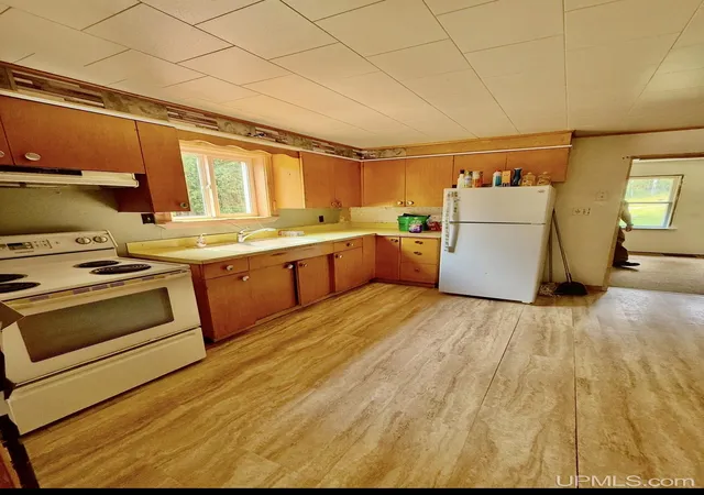 Photo 4 of Single family home for sale at 1019 N 8th Avenue, Iron River, MI 49935 | MLS# 50199558 | Listing updated on 2026-09-03
