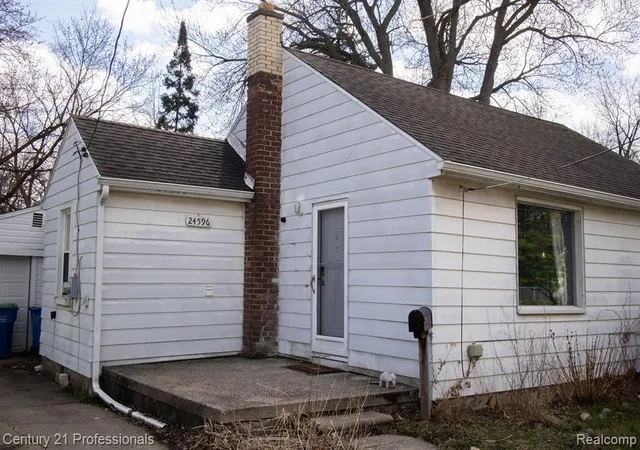Homes for sale in Warren, MI | 24596 Eureka Ave, Warren, MI 48091 | MLS# 60382387