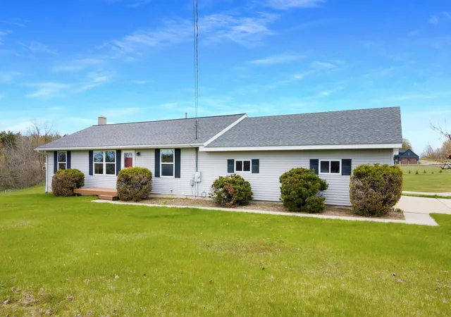 Homes for sale in Williamsburg, MI | 8392 Monarch Ln, Williamsburg, MI 49690 | MLS# 80064864